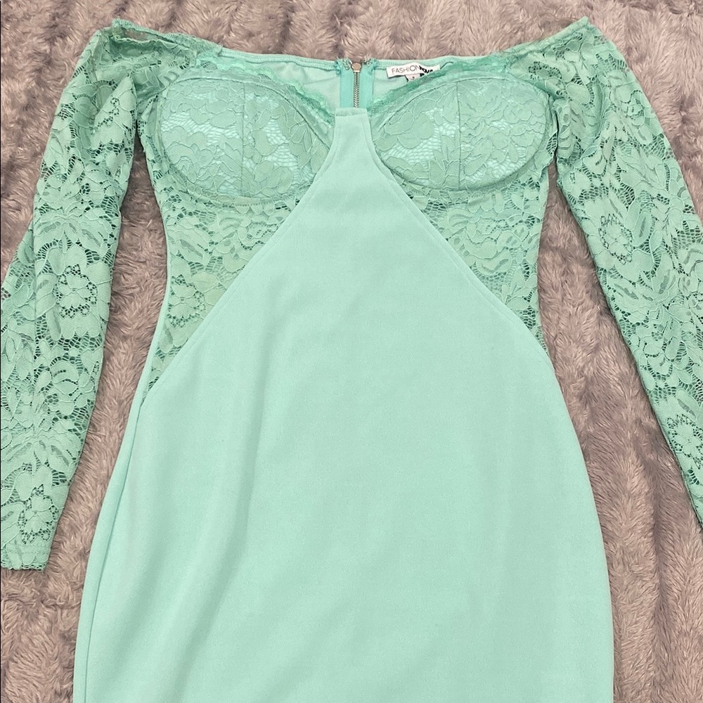 Fashion Nova Green Bustier Off-Shoulder Long Sleeve Dress